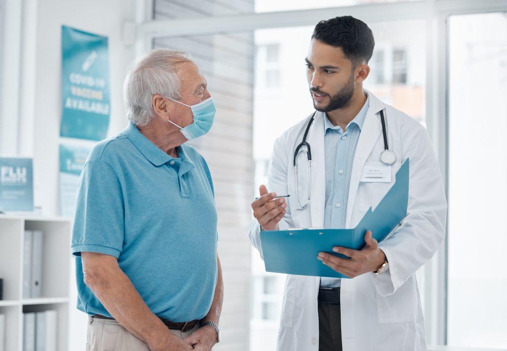 Doctor educating patient about gallbladder cancer treatment in Hyderabad